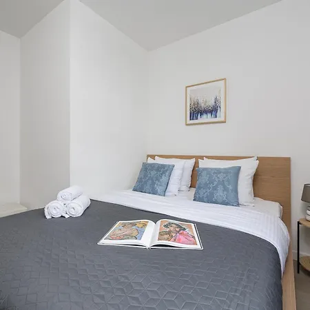 Lumina I 4-room With Parking I Balcony & Near Zoo Apartamento Varsovia